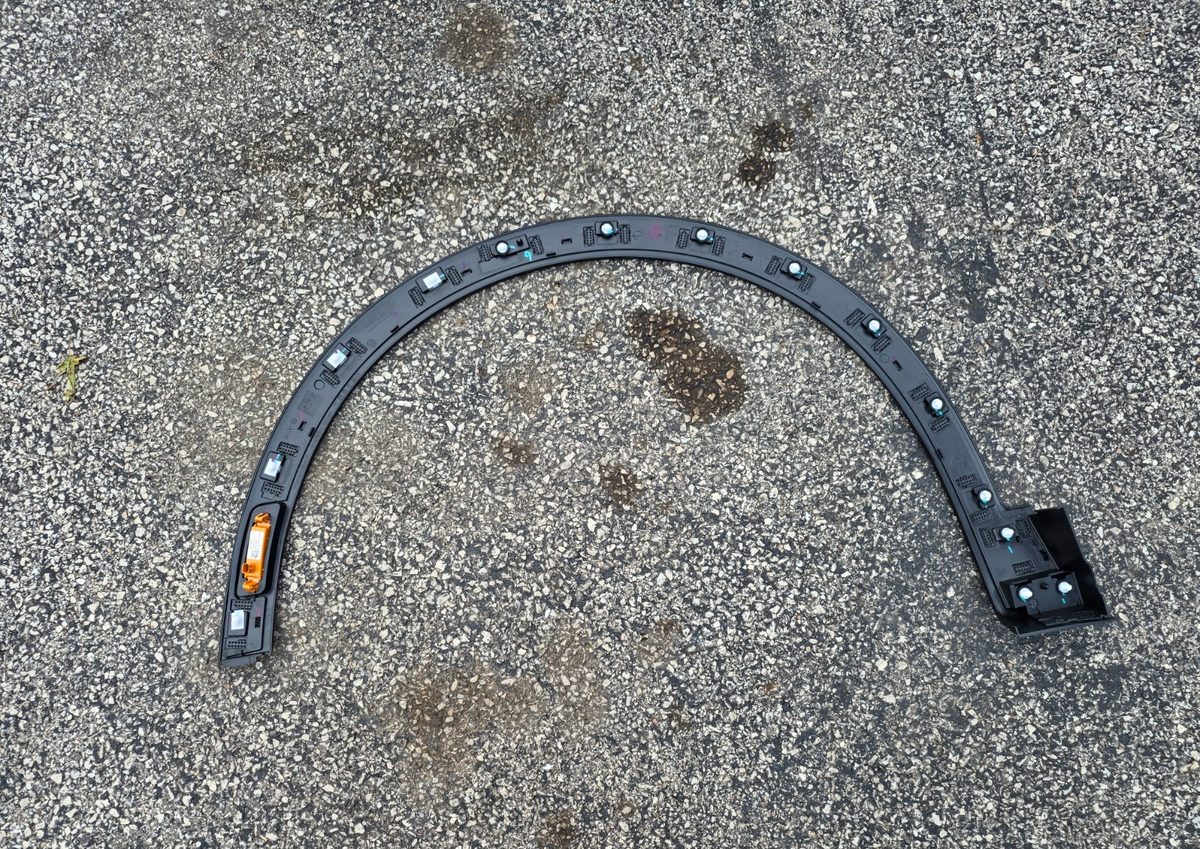 2021-2026 BUICK ENVISION RH RIGHT FRONT FENDER FLARE MOLDING OEM 26511804