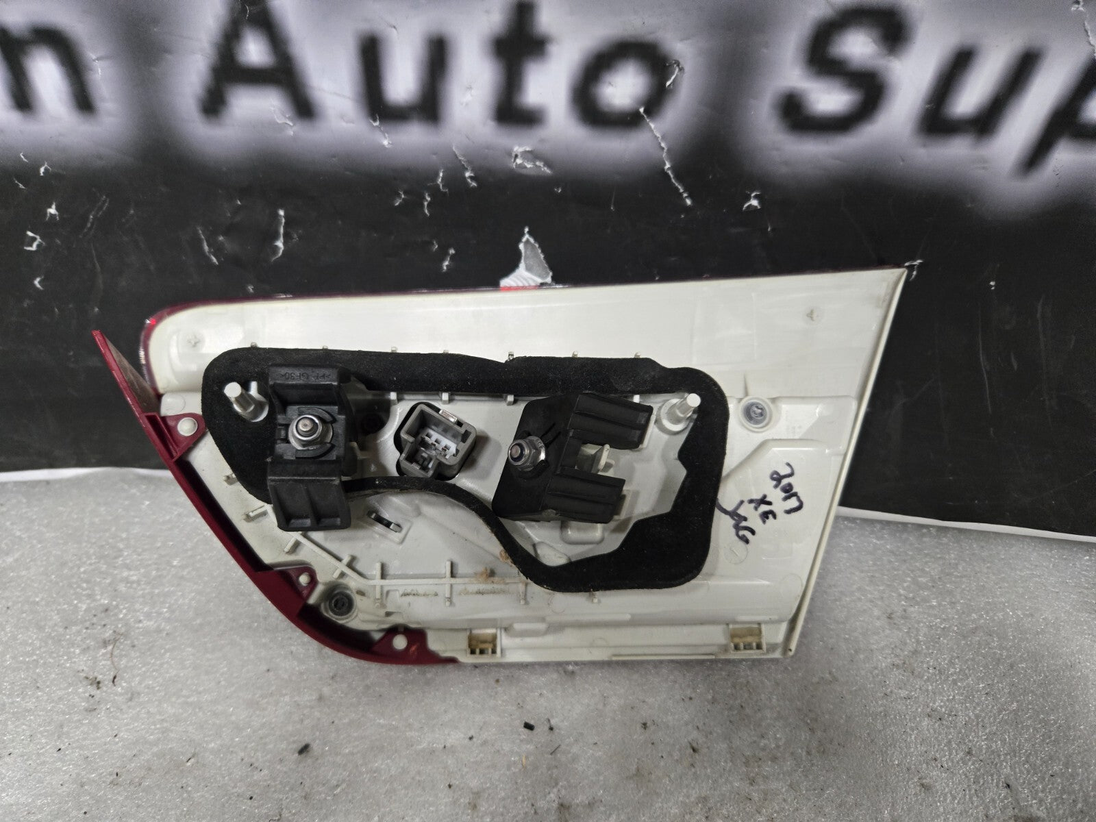 2017-2019 Jaguar XE Left LH Drivers Inner Tail Light Brake Lamp Lid Mount OEM