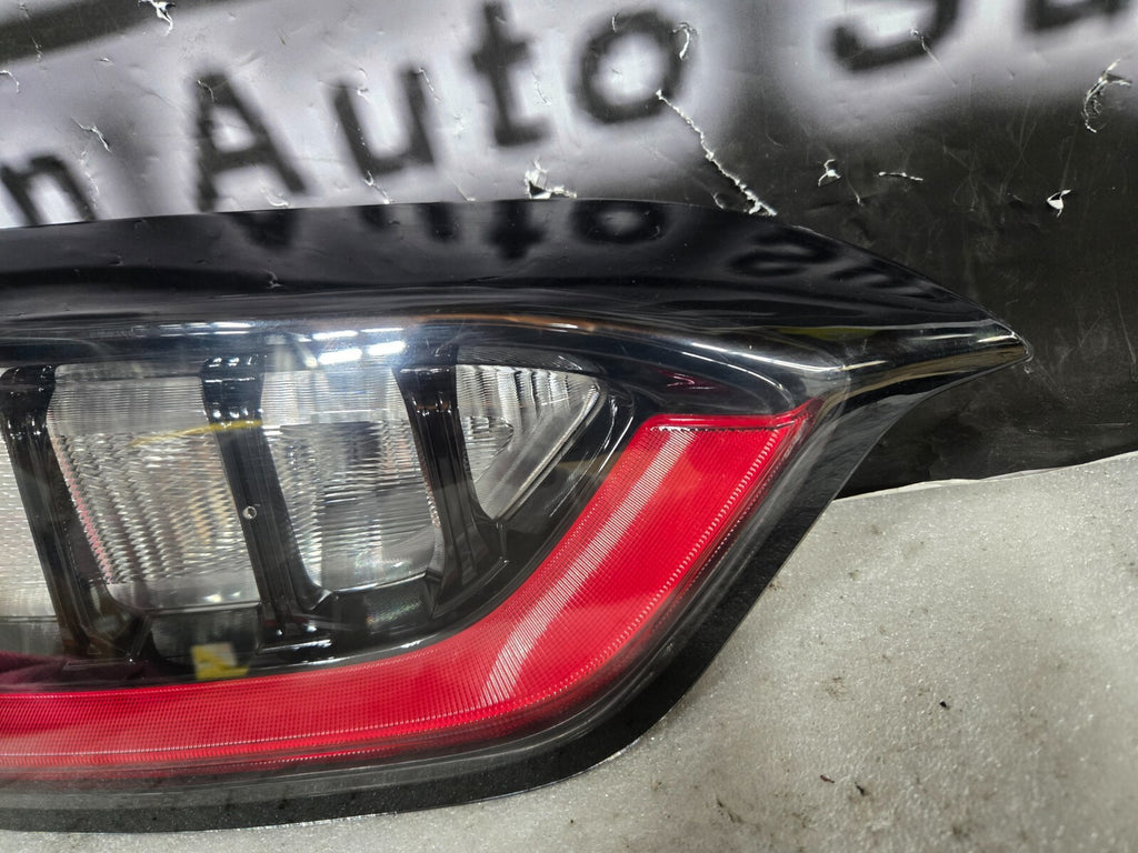 2019-23 JEEP CHEROKEE REAR LEFT DRIVER SIDE INNER TAIL LIGHT TAIL OEM 68275965AI