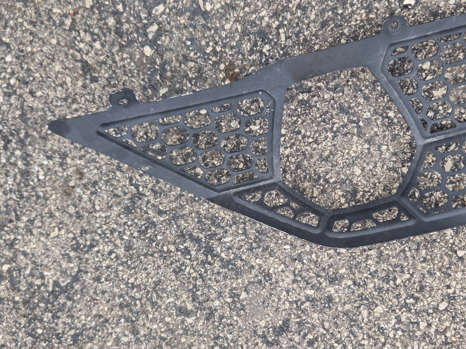 2019-2021 LAMBORGHINI AVENTADOR SVJ REAR BUMPER EXHAUST GRILL 470807684G OEM