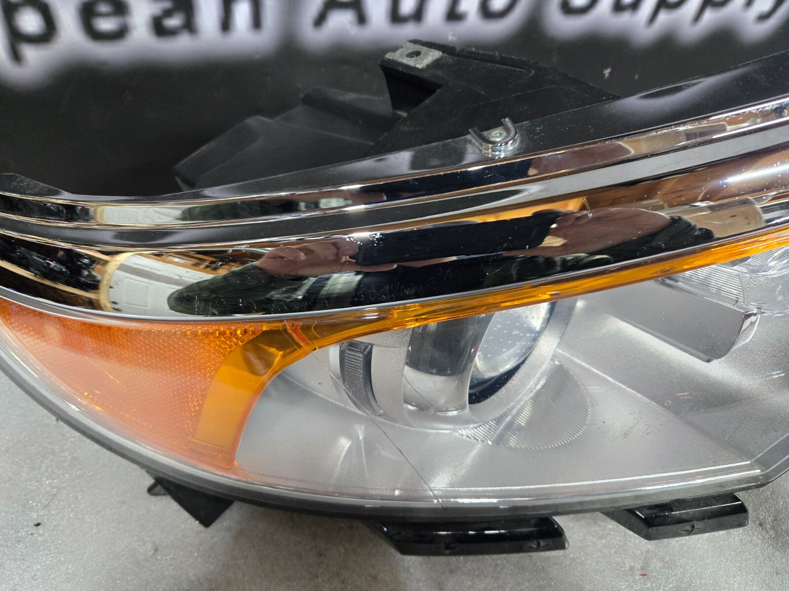 2011-2014 Ford Edge RH Passenger Right Side Halogen Headlight BT43-13005-AE OEM