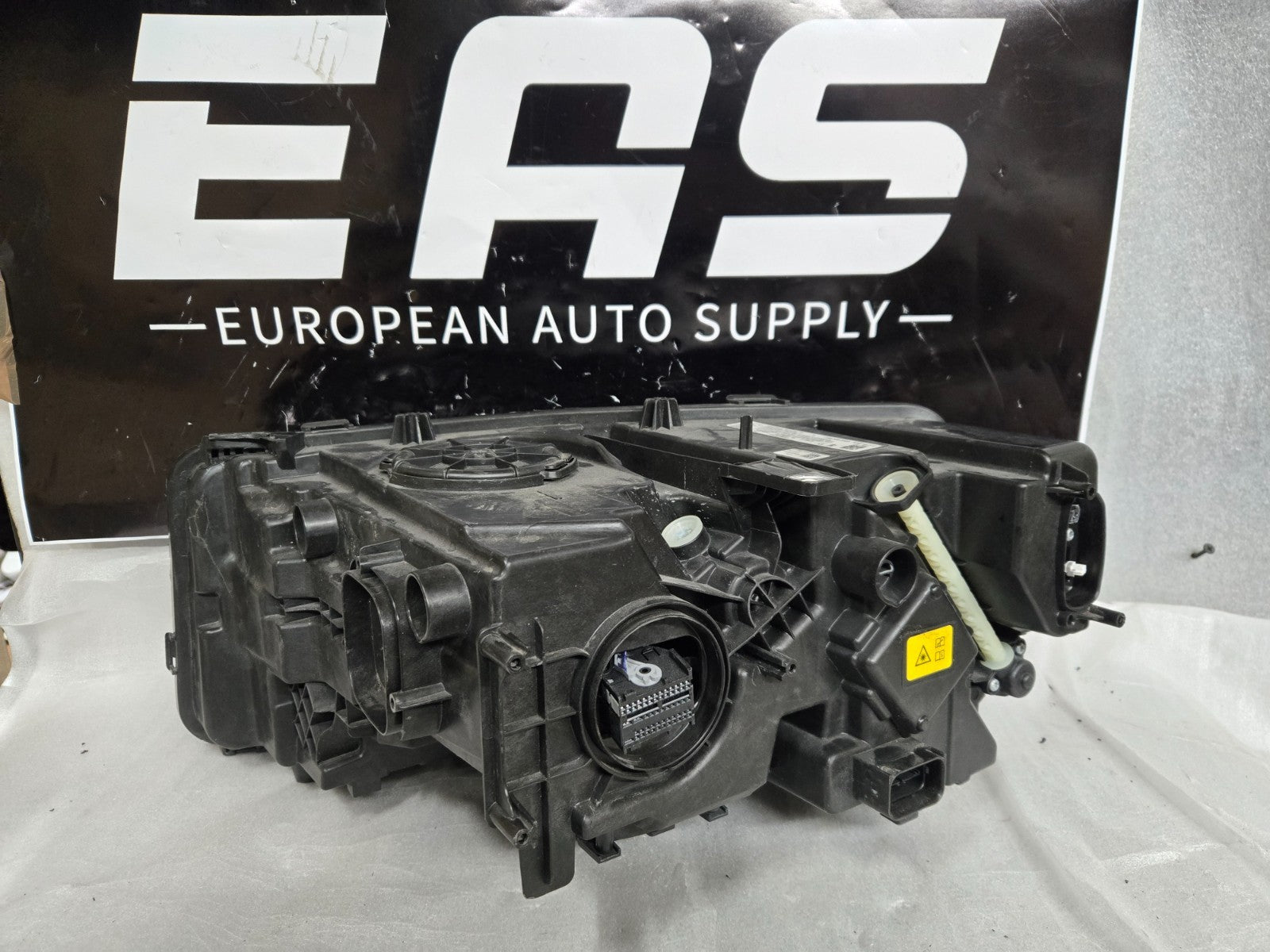 2021-2024 Rolls Royce Ghost LED Headlight RH Right Passenger Side OEM 7486854