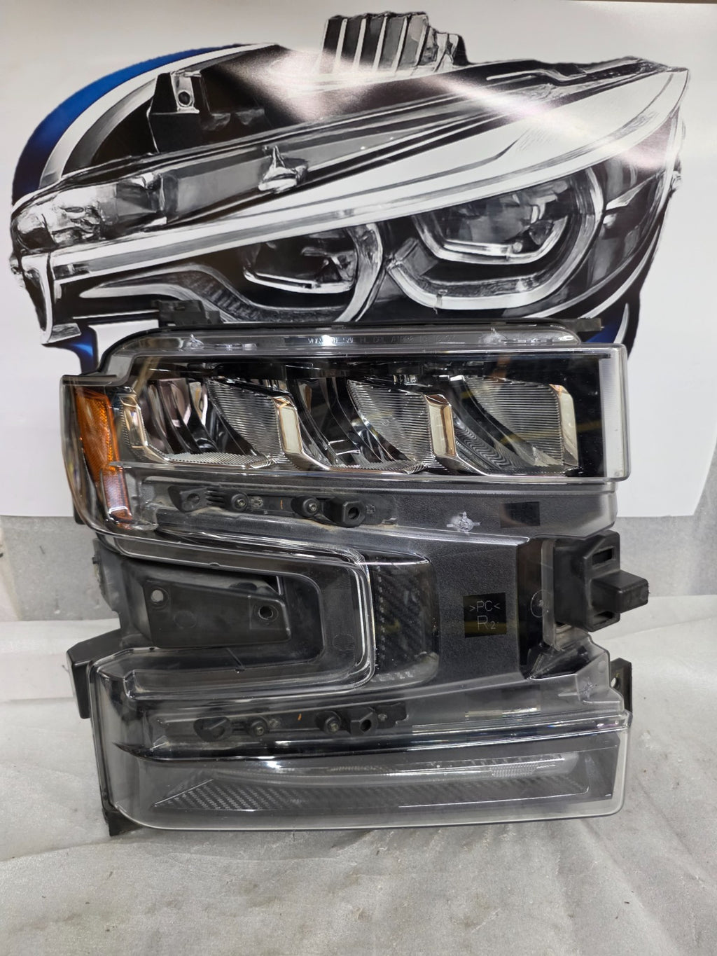 2019 2020 2021 CHEVROLET SILVERADO 1500 RIGHT PASSENGER HEADLIGHT 84621851 OEM