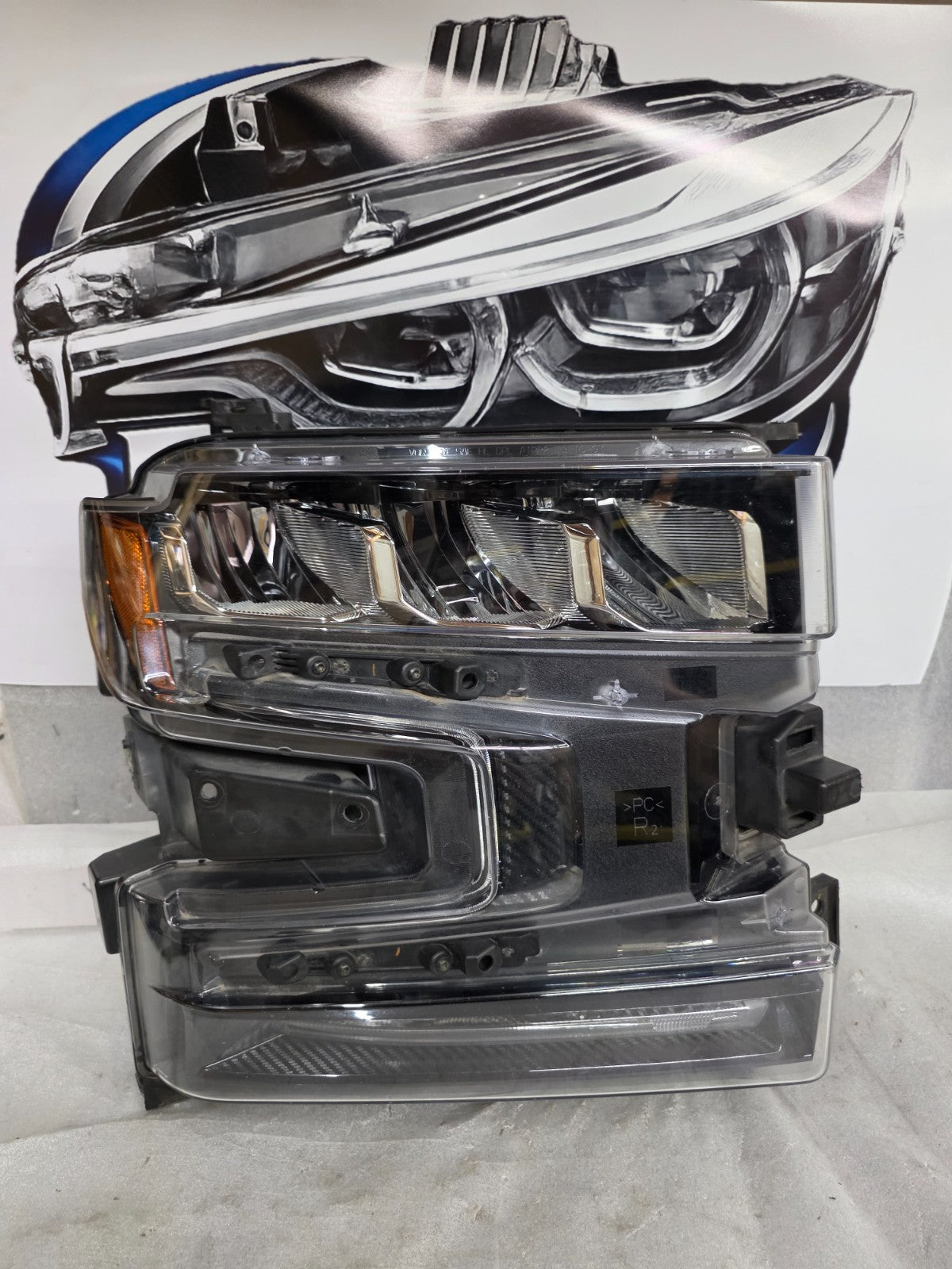 2019 2020 2021 CHEVROLET SILVERADO 1500 RIGHT PASSENGER HEADLIGHT 84621851 OEM