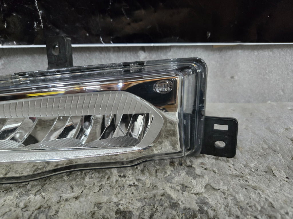 2018 - 2019 BMW X3 G01 FRONT LEFT LH DRIVER SIDE LED FOG LIGHT LAMP OEM 7412527