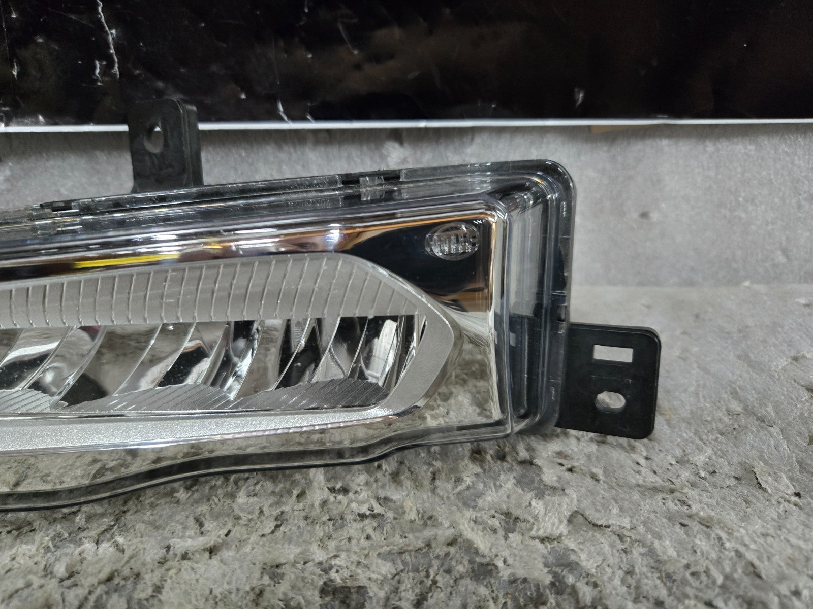 2018 - 2019 BMW X3 G01 FRONT LEFT LH DRIVER SIDE LED FOG LIGHT LAMP OEM 7412527
