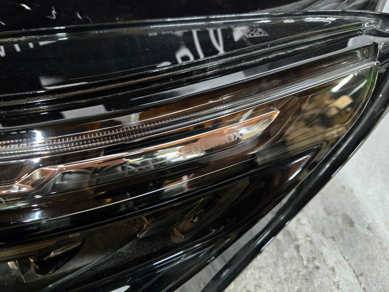 2022-2024 CHEVROLET EQUINOX LED HEADLIGHT OEM LH DRIVER SIDE REFLECTOR 85538064