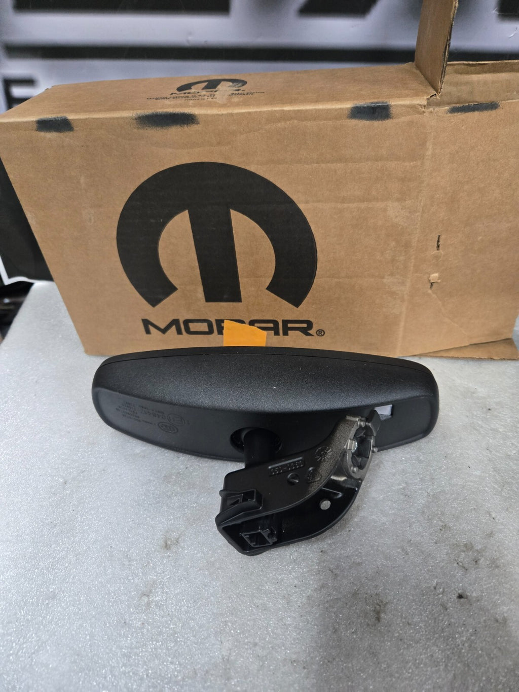 2017 - 2021 JEEP GRAND CHEROKEE FRONT WINDSHIELD REAR VIEW MIRROR OEM 68339537AB