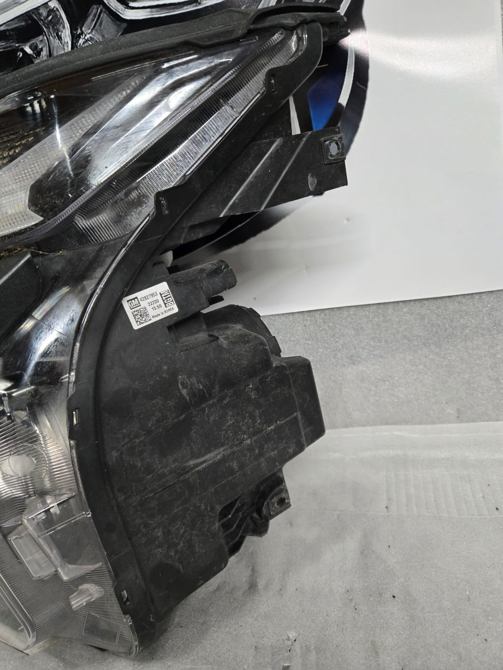 2021 - 2023 Chevrolet Trailblazer Left Halogen/LED Headlight 42827953 OEM