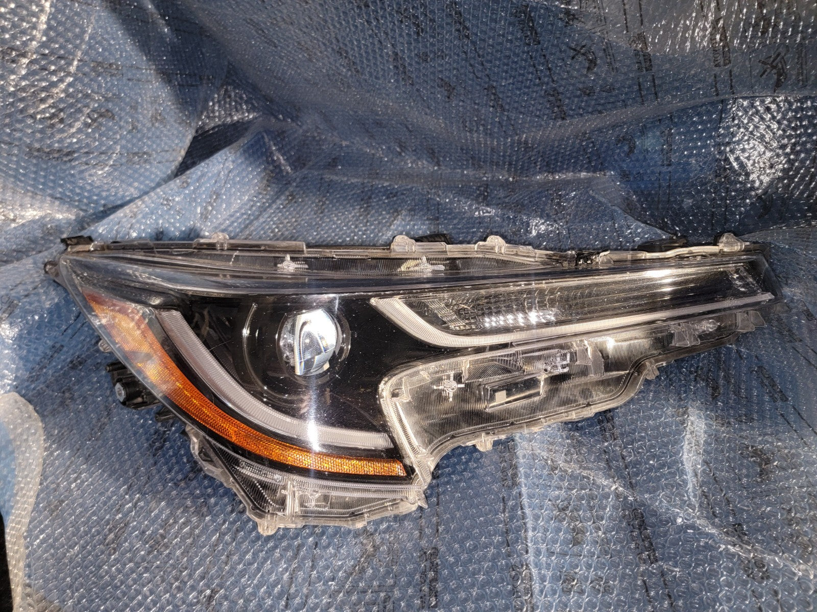 2019-2022 Toyota Corolla RIGHT PASSANGER  Genuine FULL LED Headlight Lamp R HID
