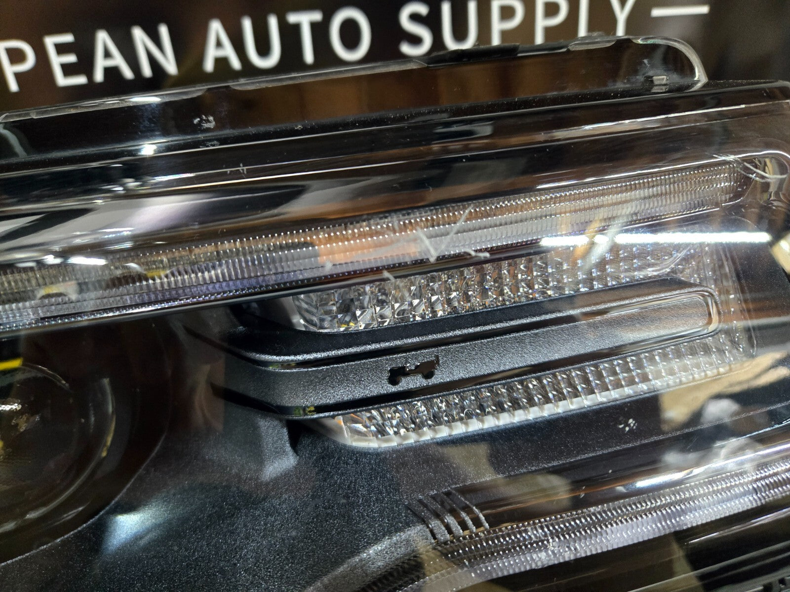 2016-2022 Jeep Grand Cherokee NON-AFS Headlight Black Right RH Passenger OEM H