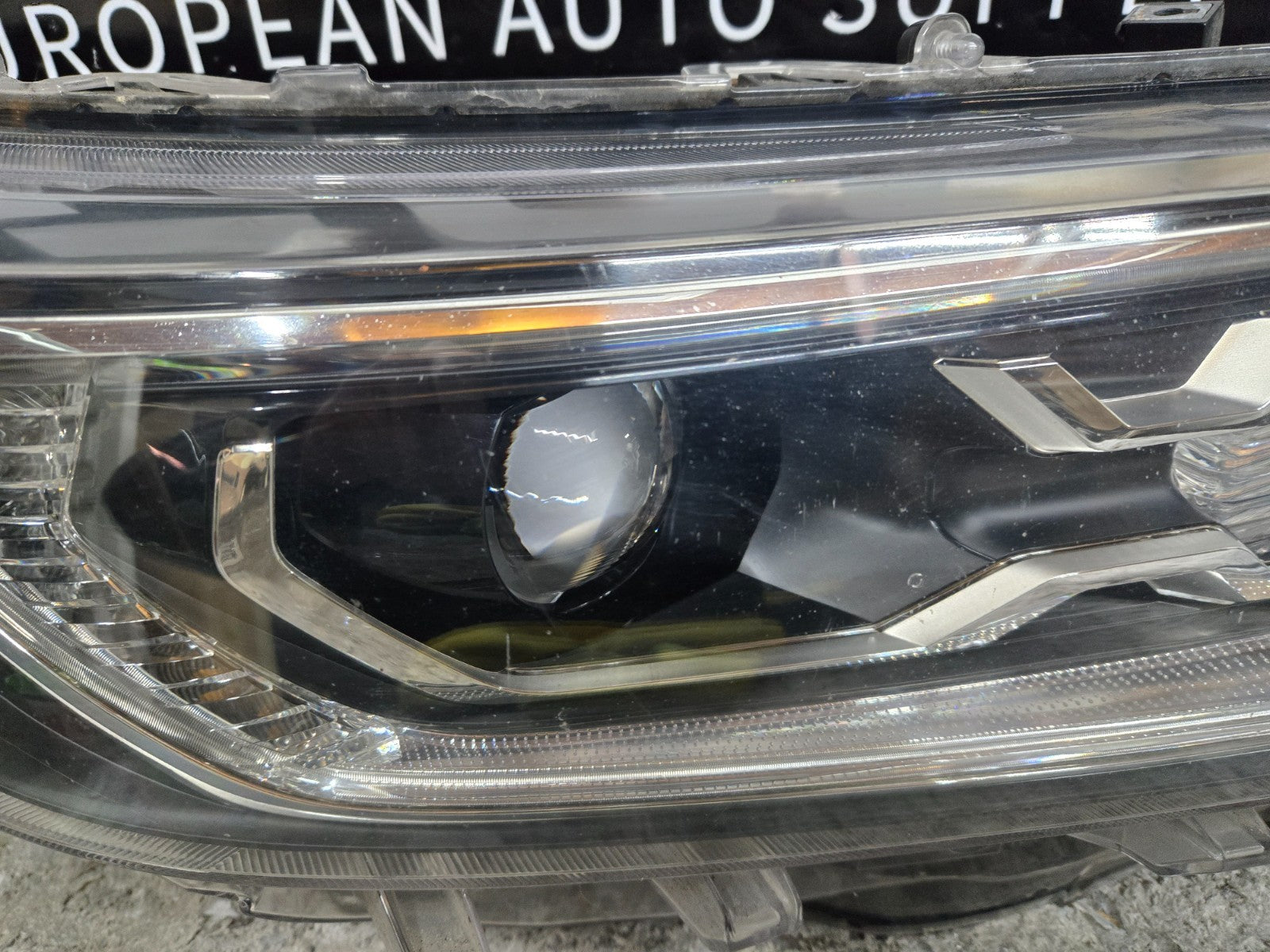 2019-2021 TOYOTA RAV4 RIGHT PASSENGER RH HEADLIGHT ASSY OEM PART# 81110-0R160
