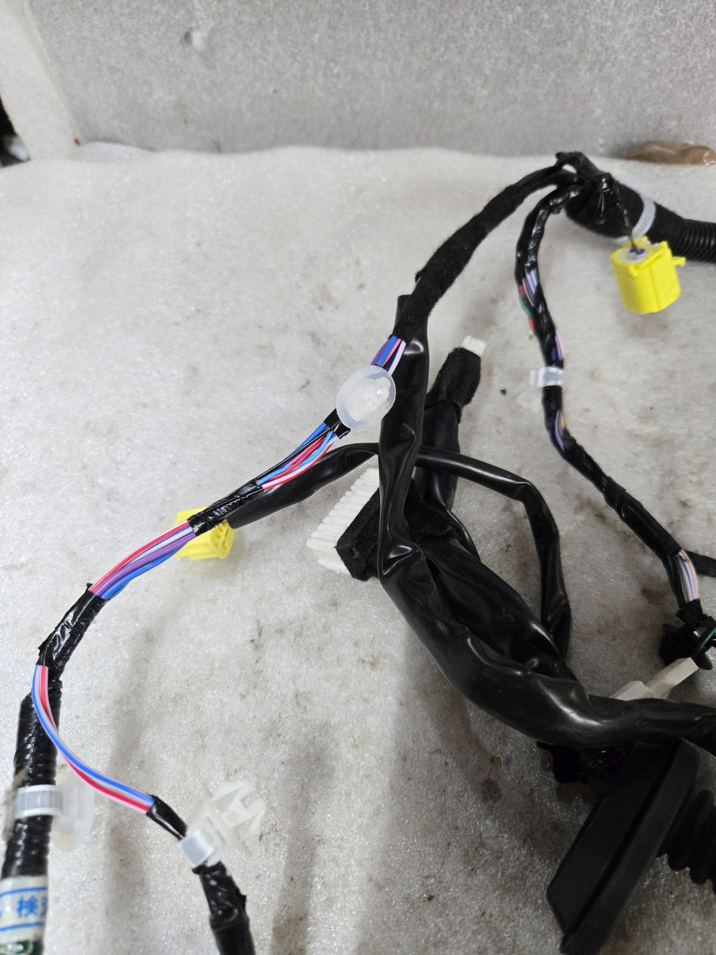 Genuine Nissan Harness Front Door Right RH Passenger Side 24124-6FL0E OEM
