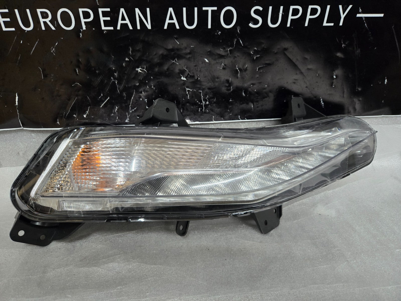 2019-2025 Chevrolet Malibu OEM Fog Light Daytime Running Left Driver 84843549