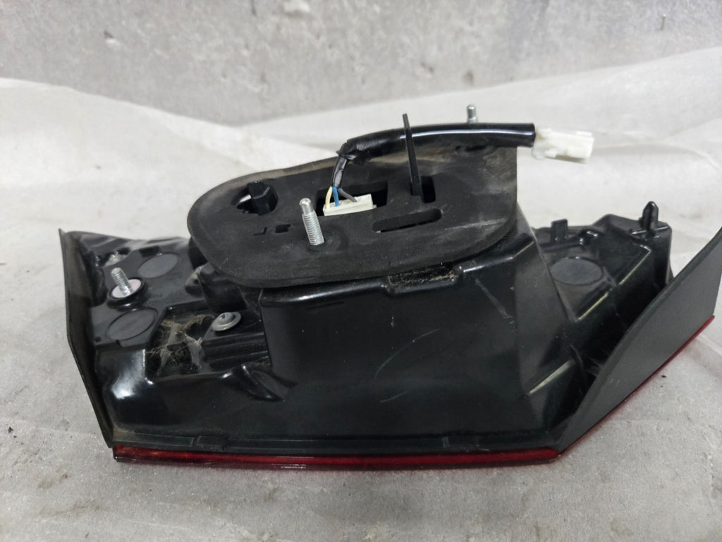 2021-2024 Toyota Camry LED Tail Light Right RH Passenger DECKLID MOUNTED OEM