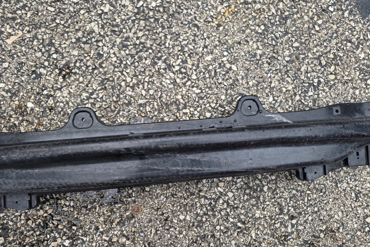 2017 2018 2019 HYUNDAI SANTA FE REAR BUMPER REINFORCEMENT BAR 86631-B8700 OEM