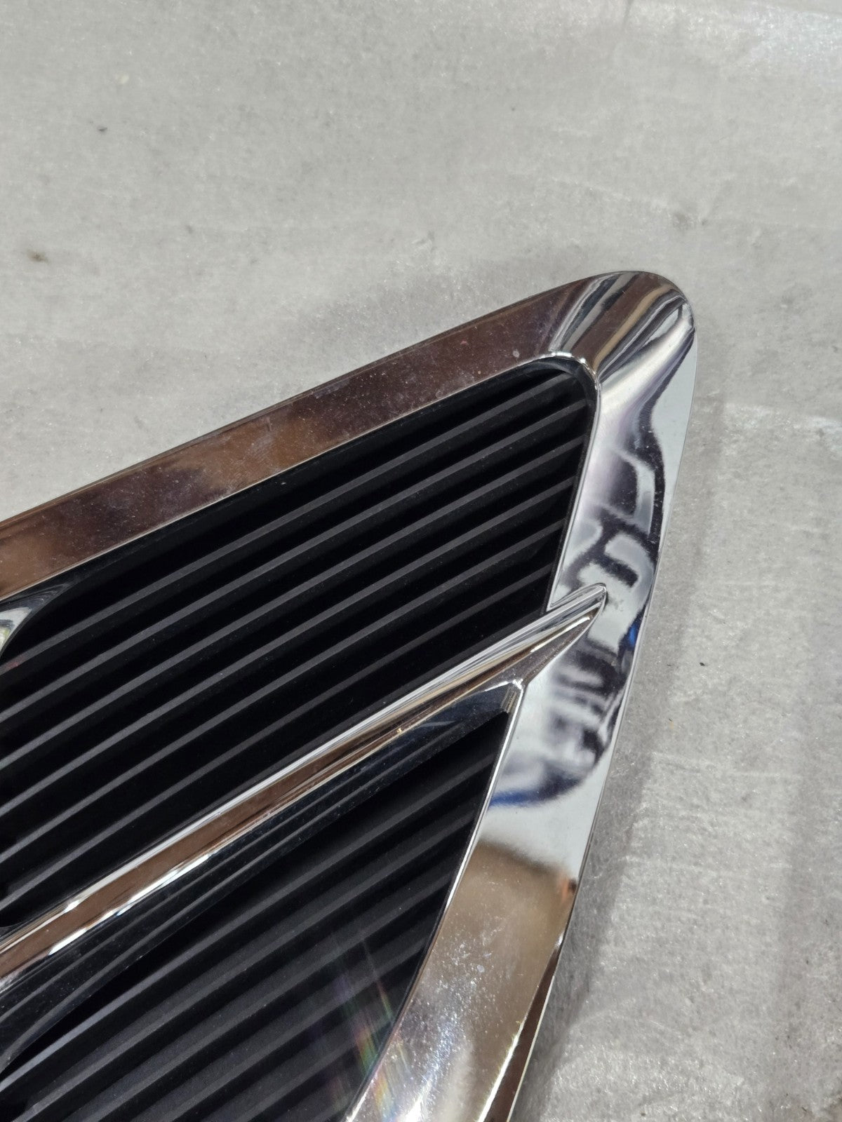 2018-2022 BENTLEY CONTINENTAL SPEED RIGHT RH FENDER VENT CHROME OEM 3SD821274C