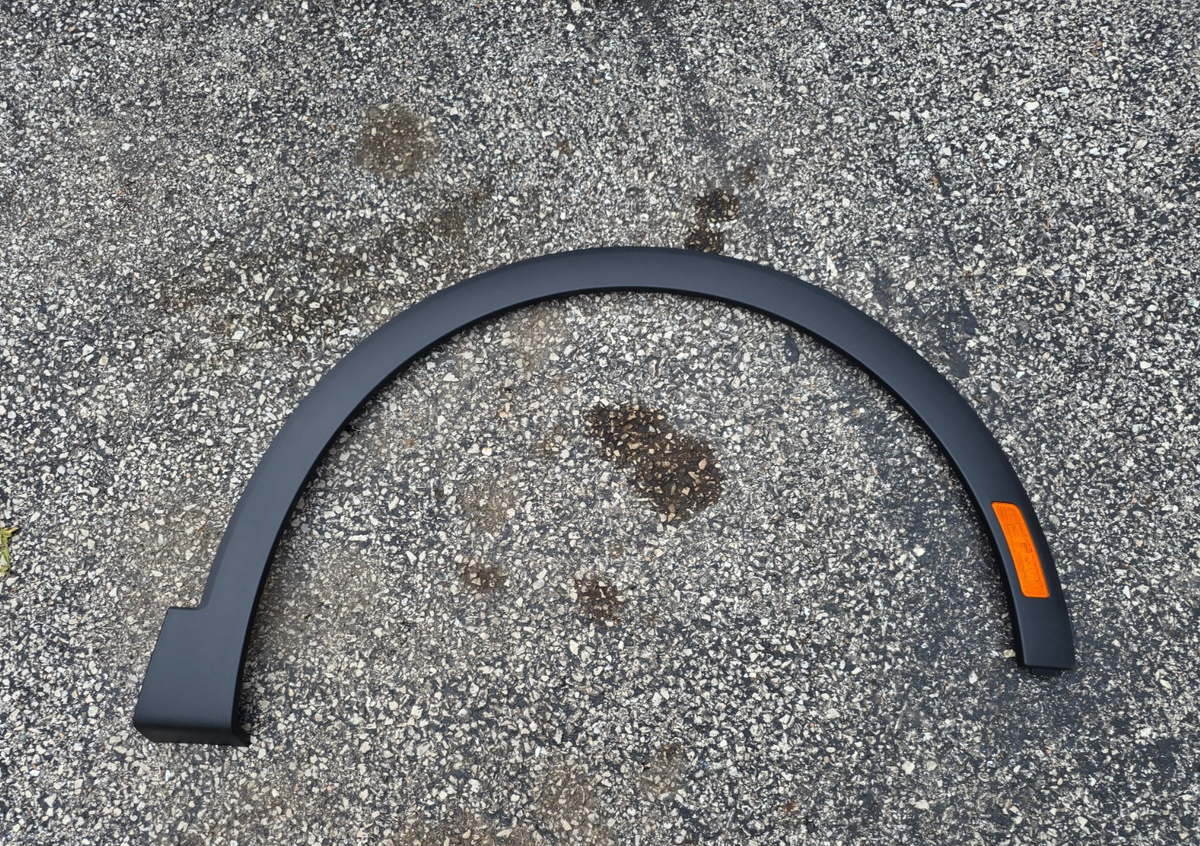 2021-2026 BUICK ENVISION RH RIGHT FRONT FENDER FLARE MOLDING OEM 26511804