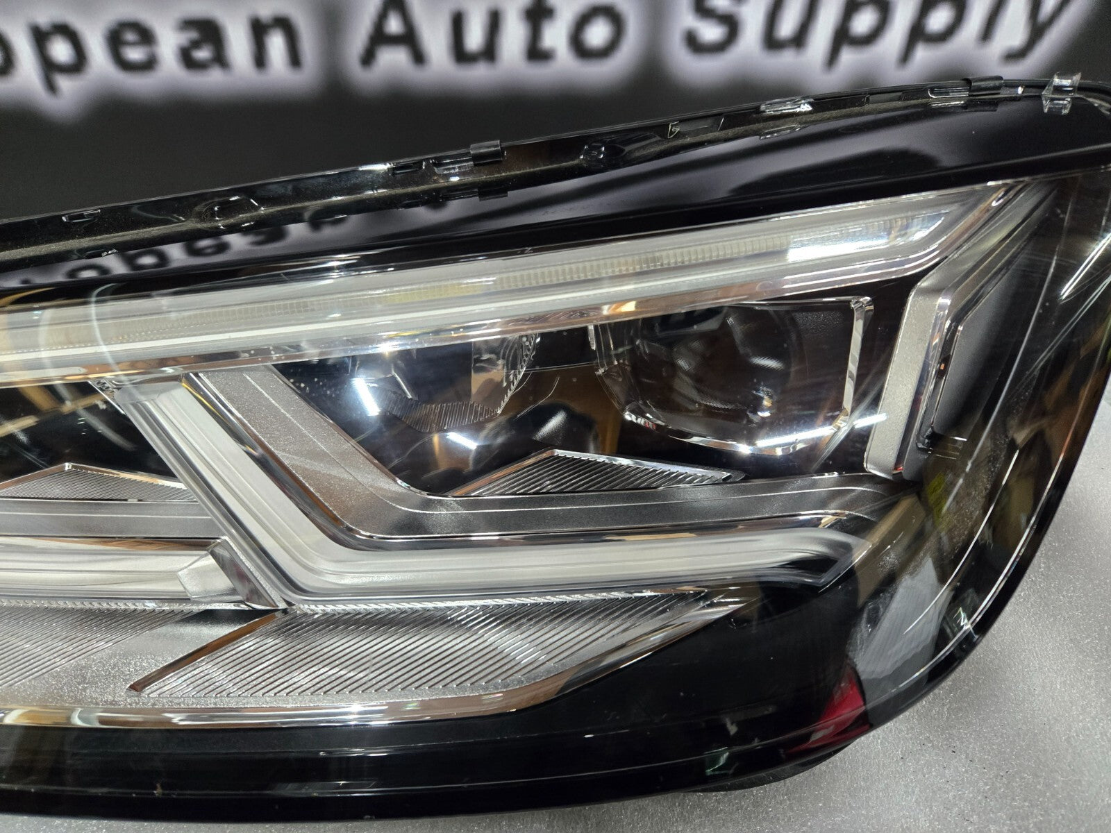 2018 2019 2020 Audi Q5 SQ5 LED Headlight Left Driver Side LH OEM 80A941033E