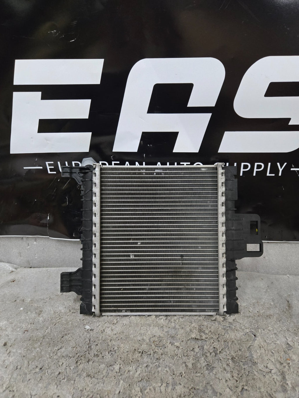 2018 2019 2020 2021 LAMBORGHINI URUS RADIATOR LEFT LH DRIVER SIDE OEM 4M0121218F
