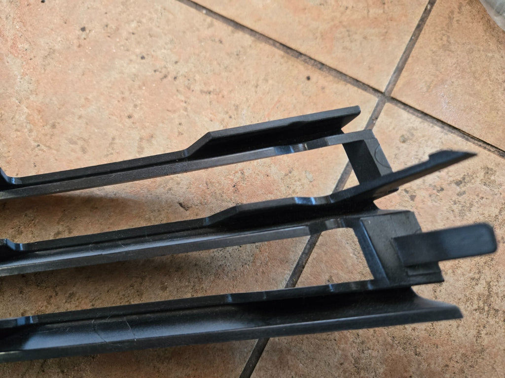 2013-2017 RANGE ROVER AUTOBIOGRAPHY LH LOWER BUMPER GRILLE INSERT OEM CK52018K28