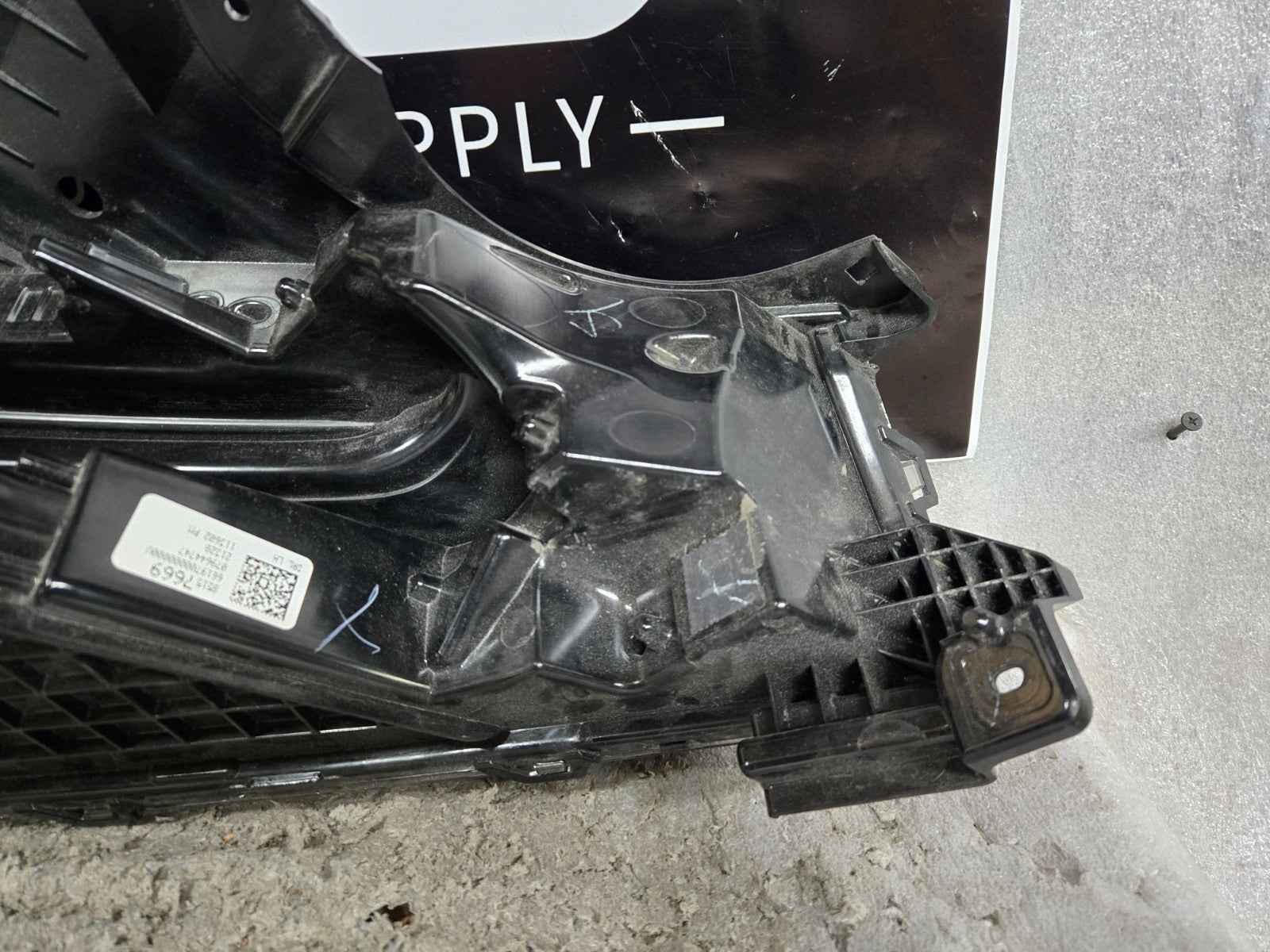 2022-2023 Chevrolet Traverse DRL LED Left LH Headlight Assembly OEM 85157669