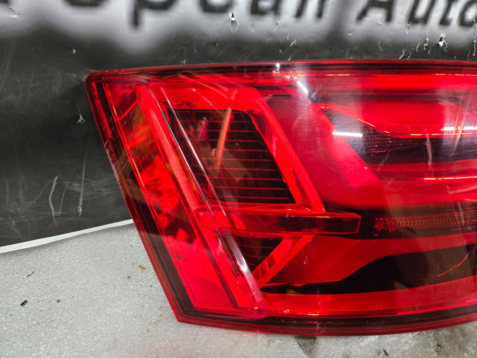 2016-2018 AUDI Q7 Left LH Drivers Side LED Tail Light Lamp Upper 4M0945093D OEM