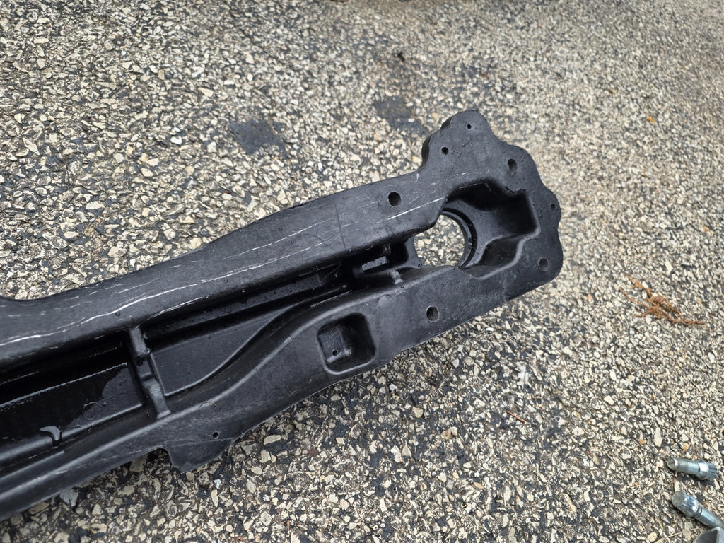 2017 2018 2019 HYUNDAI SANTA FE REAR BUMPER REINFORCEMENT BAR 86631-B8700 OEM