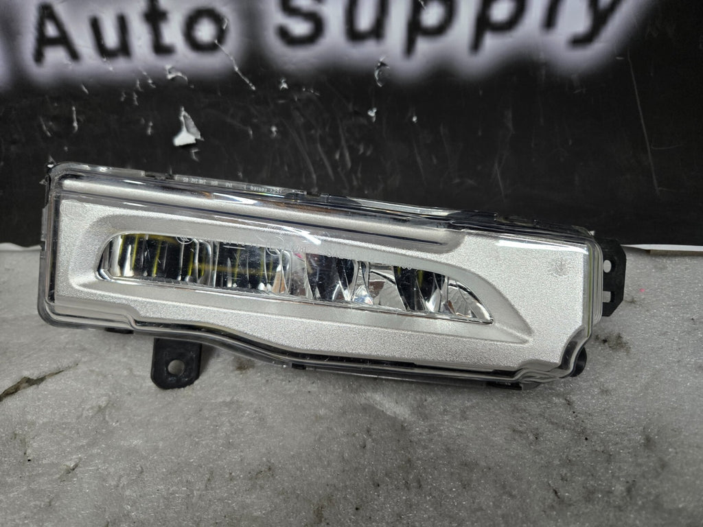 2019 2020 2021 BMW X5 Front Right Passenger RH OEM LED Fog Light 63177406366