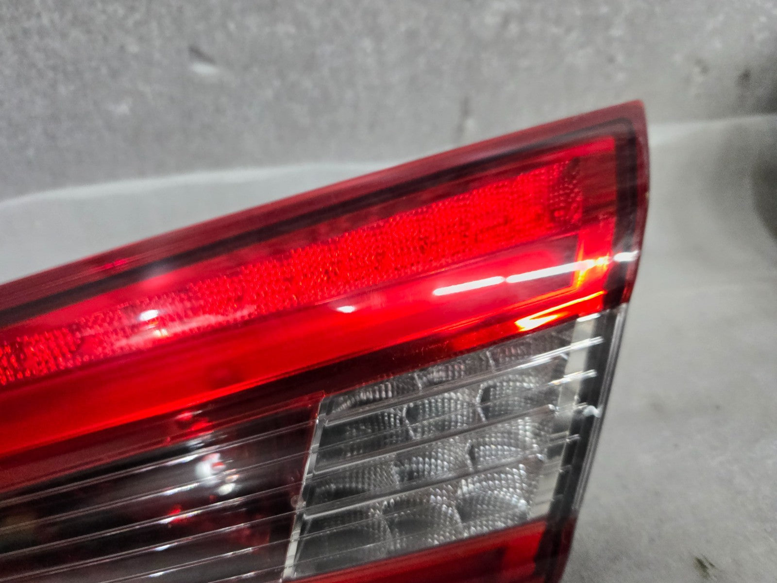 2014-2017 Maserati Ghibli Inner Tail Light Rear Right RH OEM 6700046630