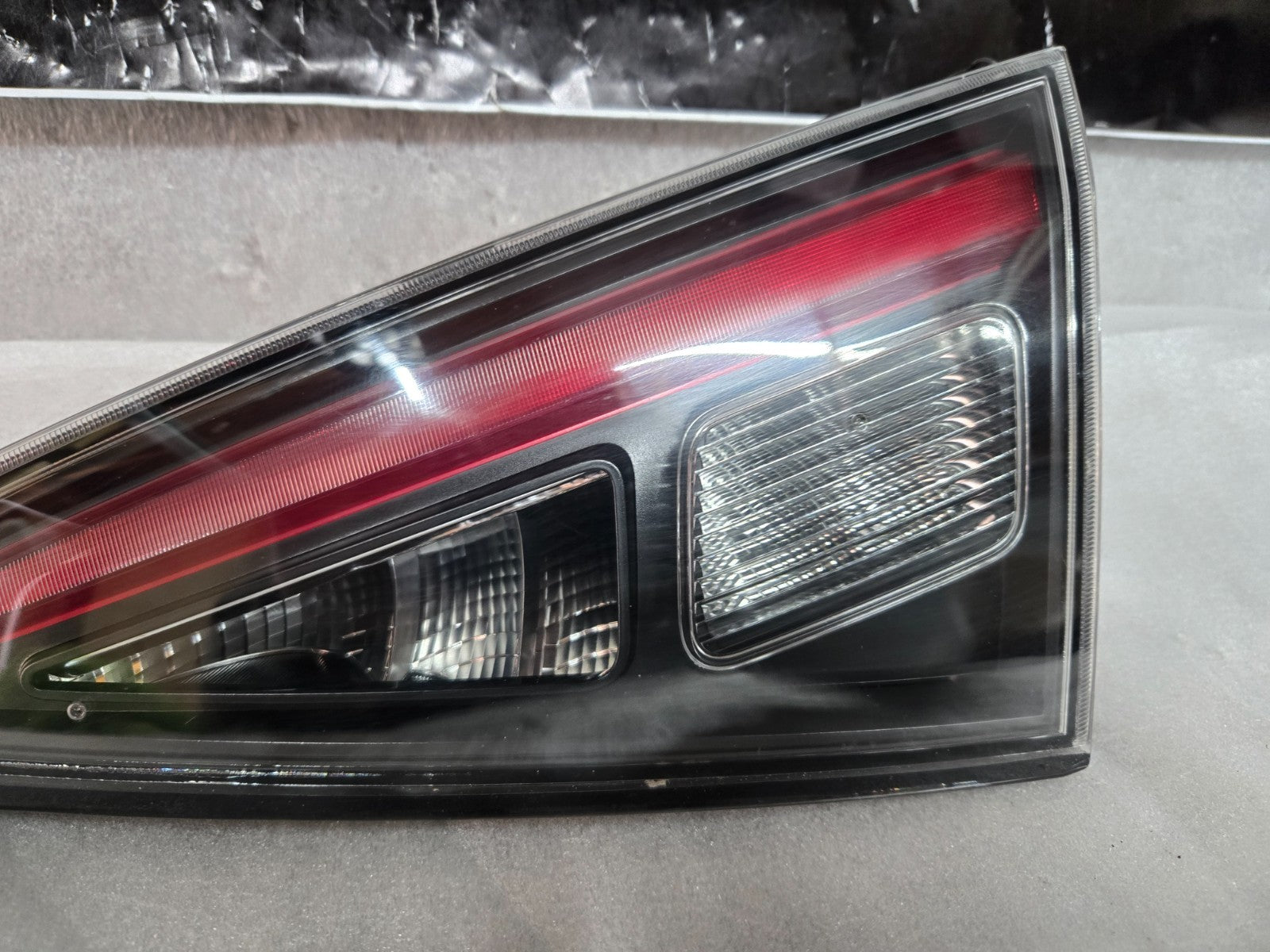 2024 Alfa Romeo Giulia LED Tail Light OEM Right RH Passenger Side 00505729810
