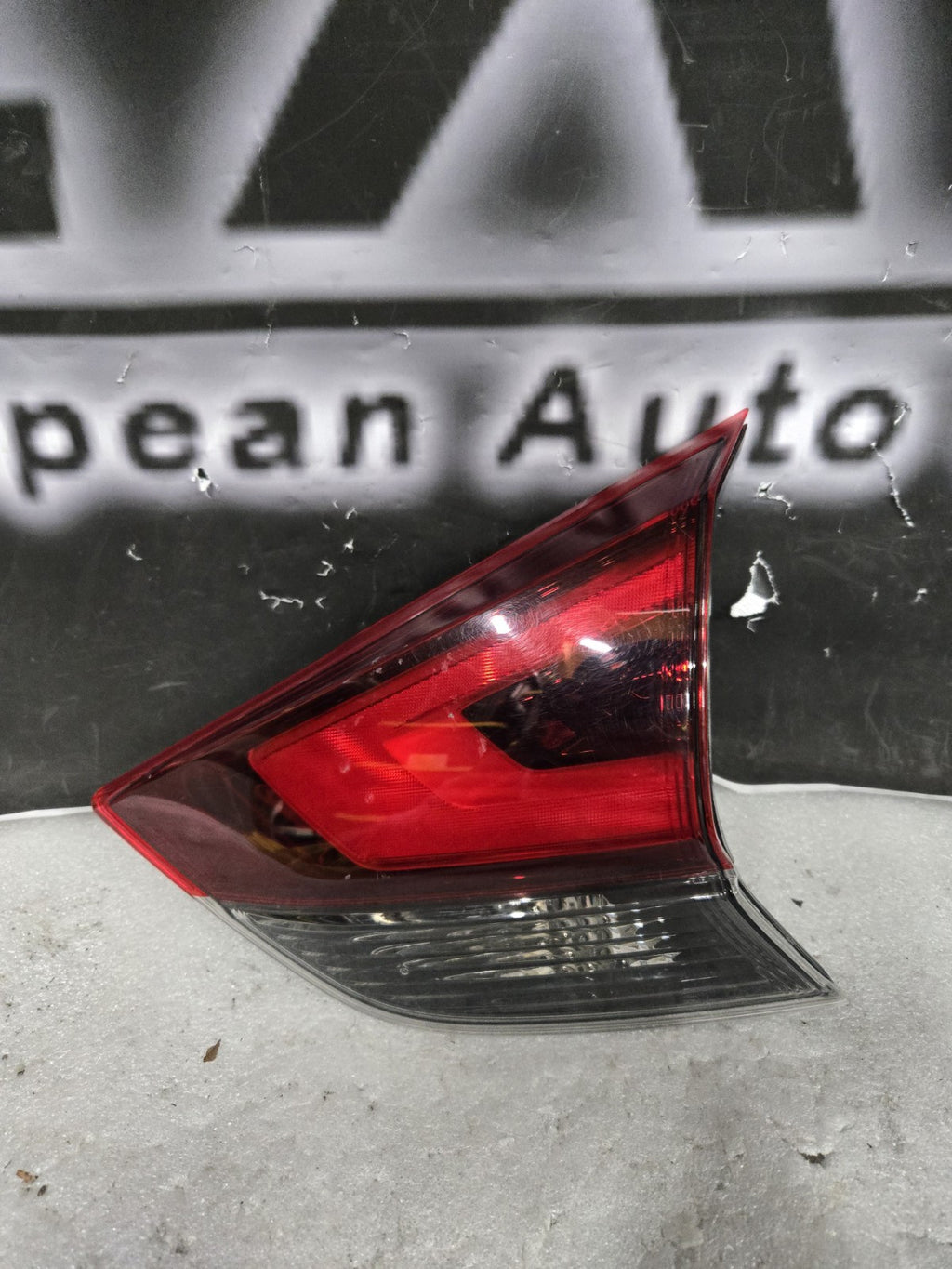 2017 2018 2019 NISSAN ROGUE PASSENGER RH LID TAIL LIGHT OEM C74R-10396 TC