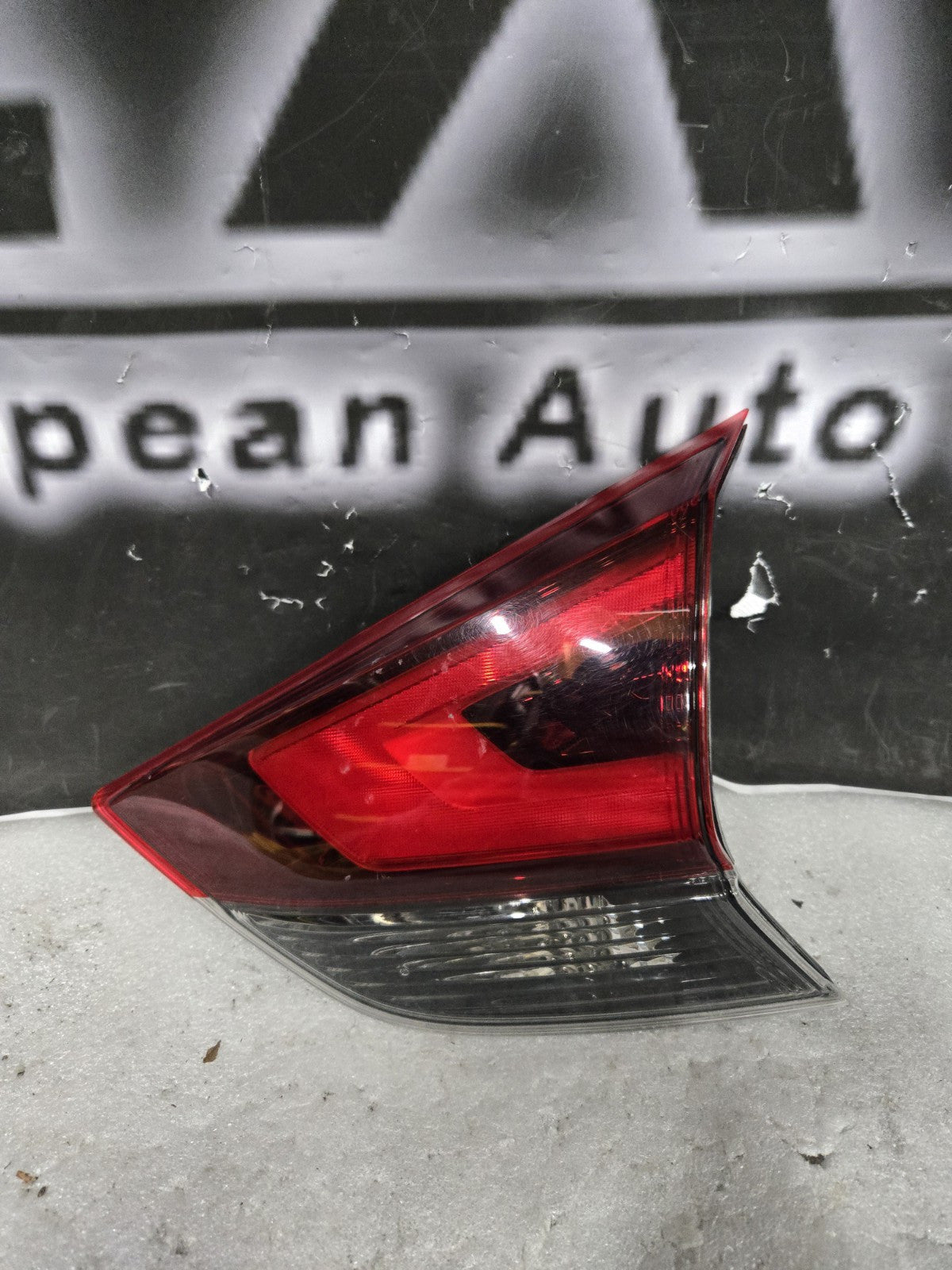 2017 2018 2019 NISSAN ROGUE PASSENGER RH LID TAIL LIGHT OEM C74R-10396 TC