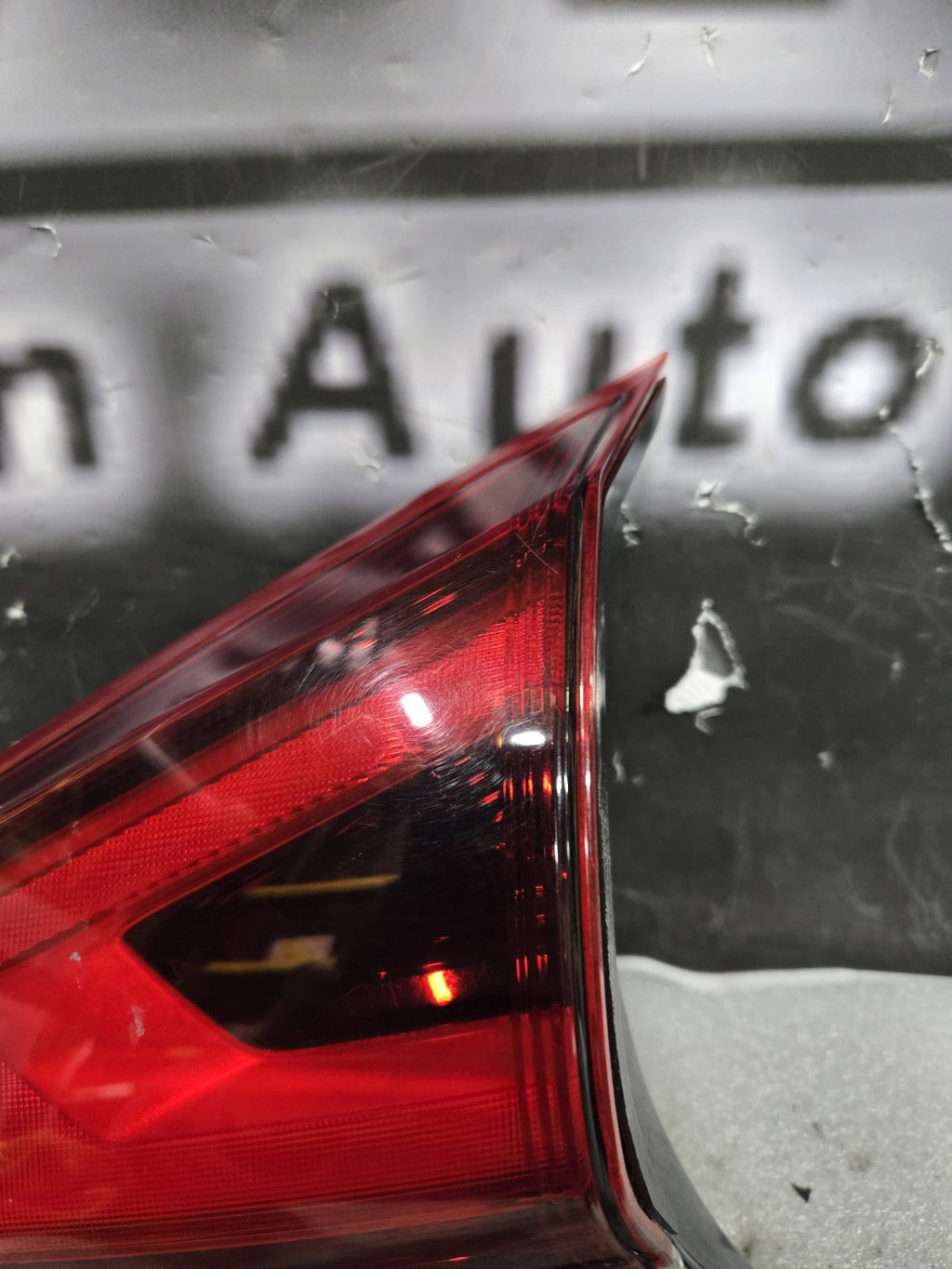 2017 2018 2019 NISSAN ROGUE PASSENGER RH LID TAIL LIGHT OEM C74R-10396 TC